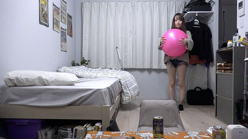 「【素人美少女】ナンパ連れ込み隠し撮り！美乳ギャルとの秘密映像を完全収録【盗撮】」のサンプル画像1枚目