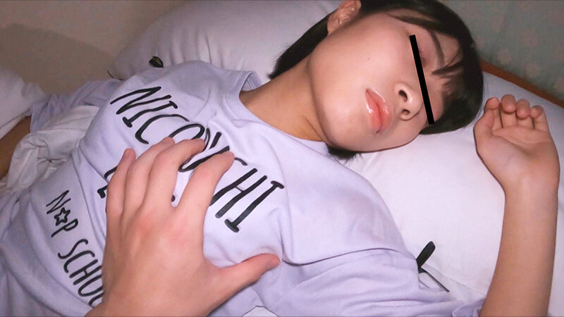 「【素人パイパン】スマホ流出エロ動画！潮吹き3P中出しハメ撮りでアクメ絶頂する一般女性の衝撃映像」のサンプル画像11枚目