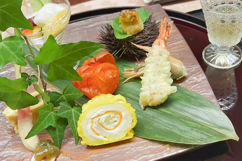 「鈴木真夕が魅せる人妻の不倫温泉旅行!禁断の中出し関係に溺れる主婦の姿が艶めかしい」のサンプル画像12枚目