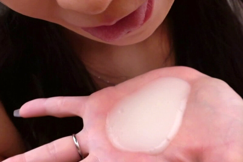 「鈴木真夕が魅せる人妻の不倫温泉旅行!禁断の中出し関係に溺れる主婦の姿が艶めかしい」のサンプル画像8枚目