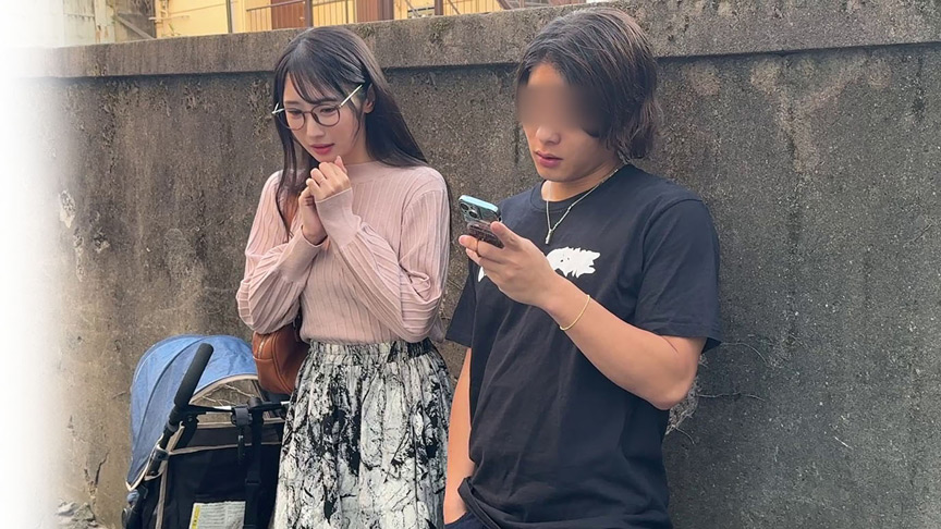 「ホスト狂いのシンママは奴●気質の貢ぐちゃん。ドMご奉仕勘違い女。 小野坂ゆいか」のサンプル画像4枚目