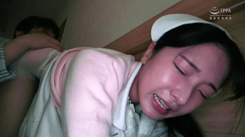 「美乳ナース宮西ひかるが白衣姿でフェラ・パイズリご奉仕!電マ責めから顔射までの濃厚プレイ」のサンプル画像17枚目