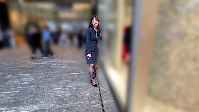 「【素人OL】美乳ビジネススーツ美女が野外露出で羞恥プレイ!リモコンバイブお散歩で絶頂連発」のサンプル画像6枚目