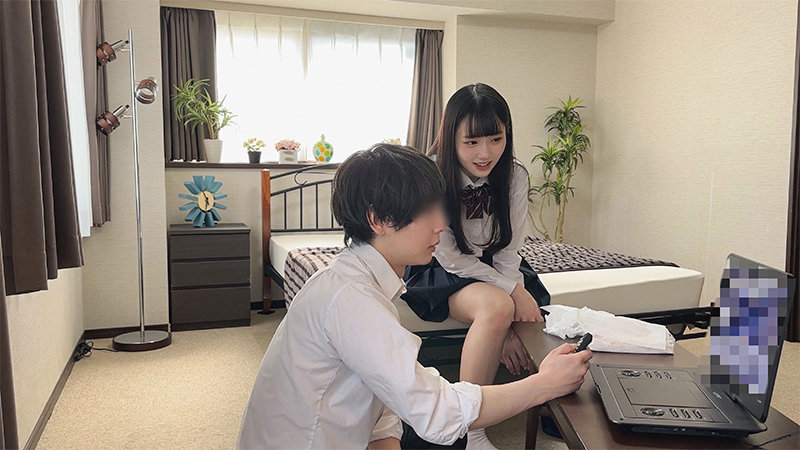 「美少女JKの幼馴染と秘密の関係!女子校生との甘い中出し体験を隠し撮り映像で公開」のサンプル画像1枚目