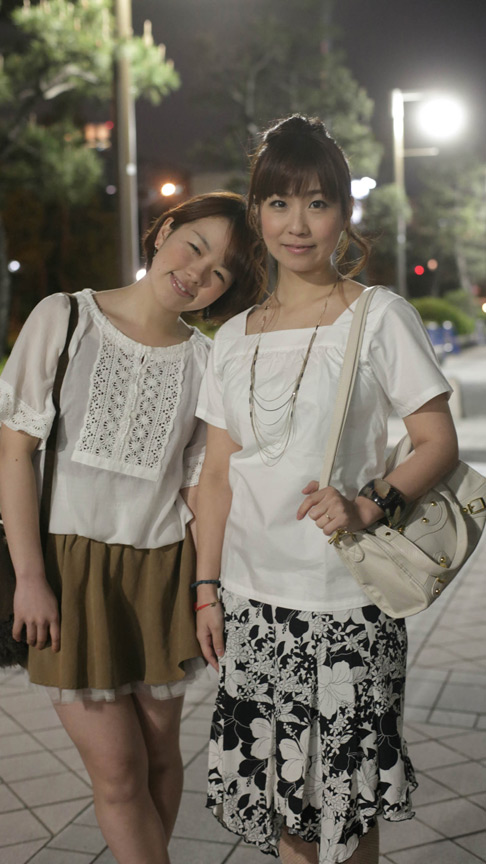 「【熟女】欲求不満な母親たちの禁断の姿！娘の前でも止まらない熟女12名の濃厚プレイ4時間」のサンプル画像13枚目