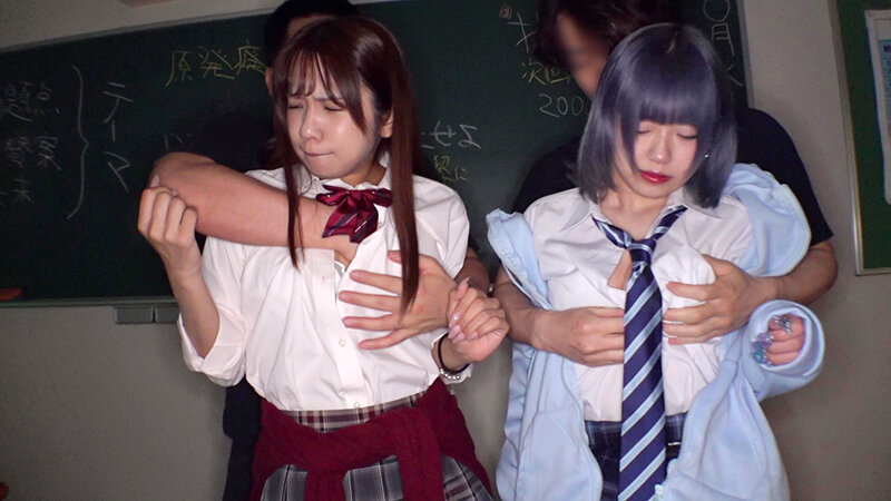 「【るるちゃ。・小鈴みかん・天然美月・橘いおり】制服美少女4人のフェラ&中出しハメ撮り映像」のサンプル画像2枚目