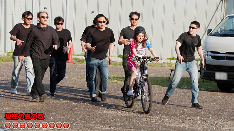 「【小倉由菜】羞恥の野外露出で潮吹きアクメ!バイブ責めで絶頂する人気女優の限界挑戦」のサンプル画像15枚目