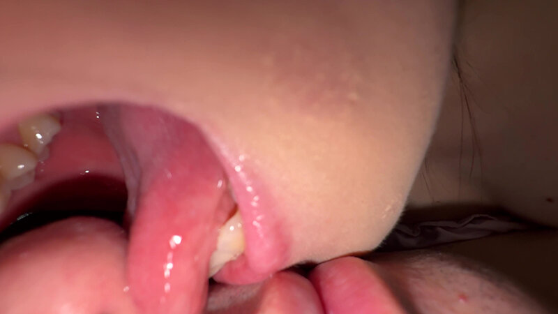 「【原美織】素人お姉さんをナンパ！変態リクエストに応える個人撮影の臭いチェック体験」のサンプル画像16枚目