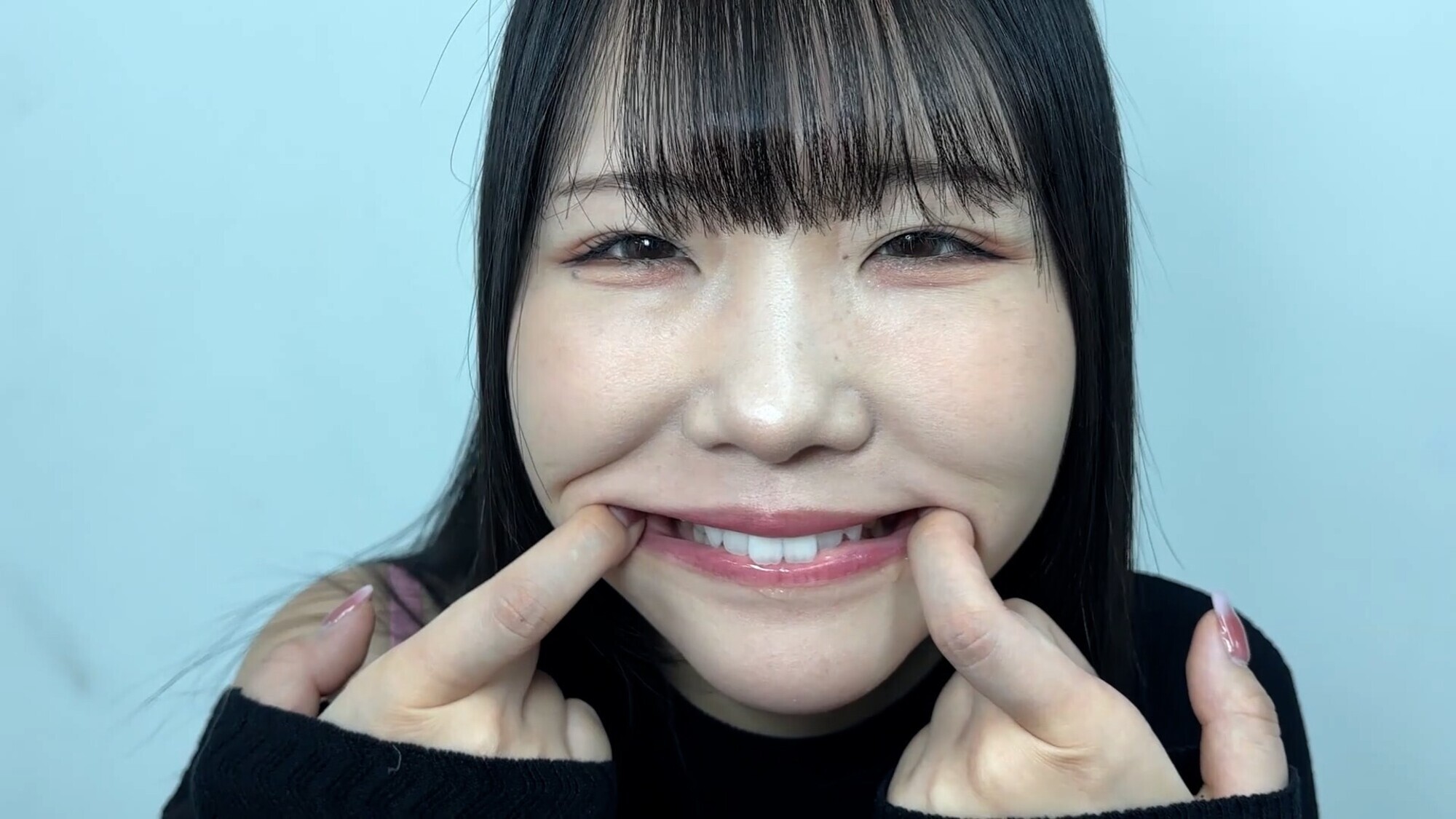 「長い舌！みすずちゃんの口内観察」のサンプル画像19枚目