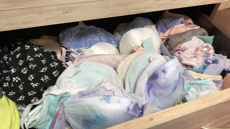 「長谷川モコ|スレンダー素人美女の野外露出&オナニー映像|裏垢コンテンツ」のサンプル画像2枚目