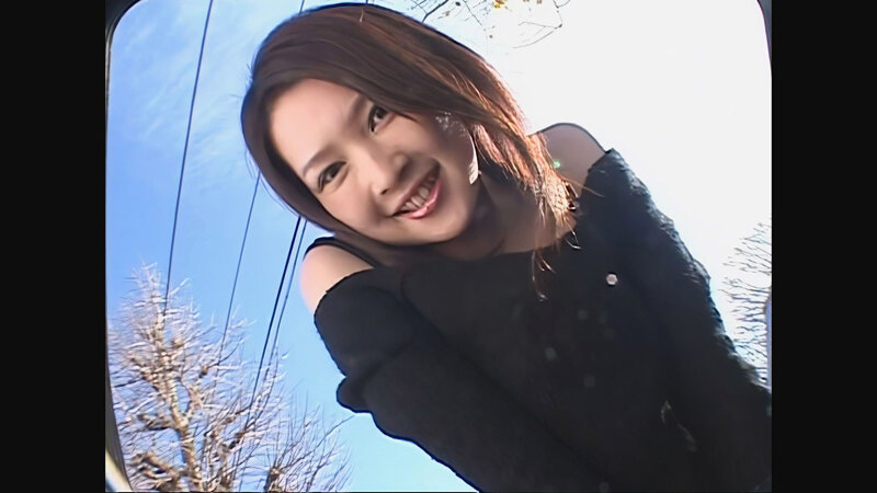 「渡瀬晶が東京で野外露出に挑戦！羞恥プレイ満載のドキドキ大胆シーン集」のサムネイル