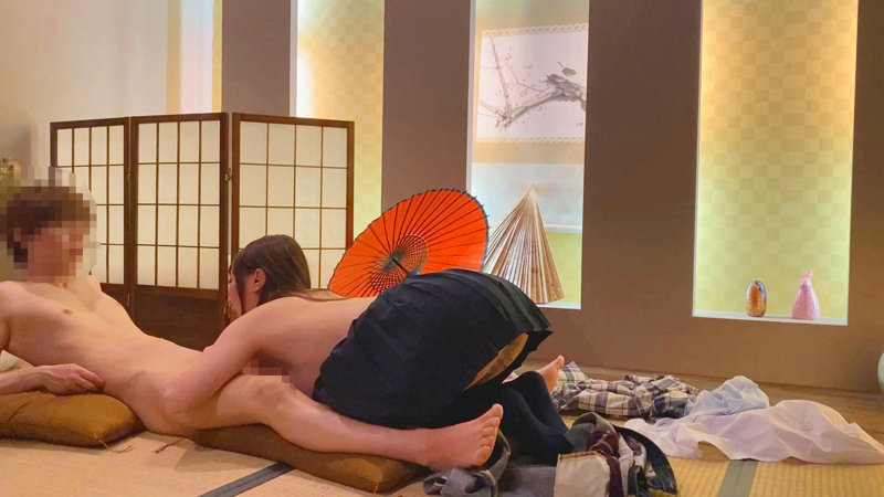 「【盗撮】No.1巨乳ギャル女子校生のマッサージ店での秘密映像【のぞき】」のサンプル画像4枚目