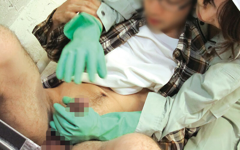 「【素人熟女】掃除婦の人妻おばさんに勃起を見せて手コキをお願いした結果【尻フェチ】4時間」のサンプル画像2枚目