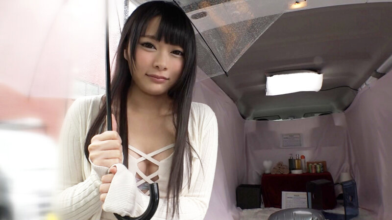 「清本玲奈が逆ナンで潮吹き絶頂！キャバ嬢が素人男性を誘惑する過激サービス動画」のサムネイル