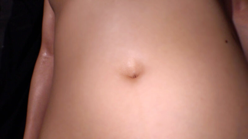 「友田彩也香のドール系作品で魅せる顔射＆局部アップの濃厚プレイを徹底レビュー」のサンプル画像6枚目