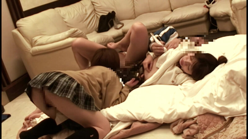 「【素人】関西女子2人組が競泳水着&ブルマ姿で3P・4P体験!学生服コスプレも」のサンプル画像11枚目