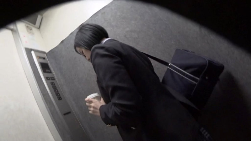 「【素人】巨乳女子校生が襲われる緊迫シチュエーション動画【覆面男×強制プレイ】」のサンプル画像1枚目