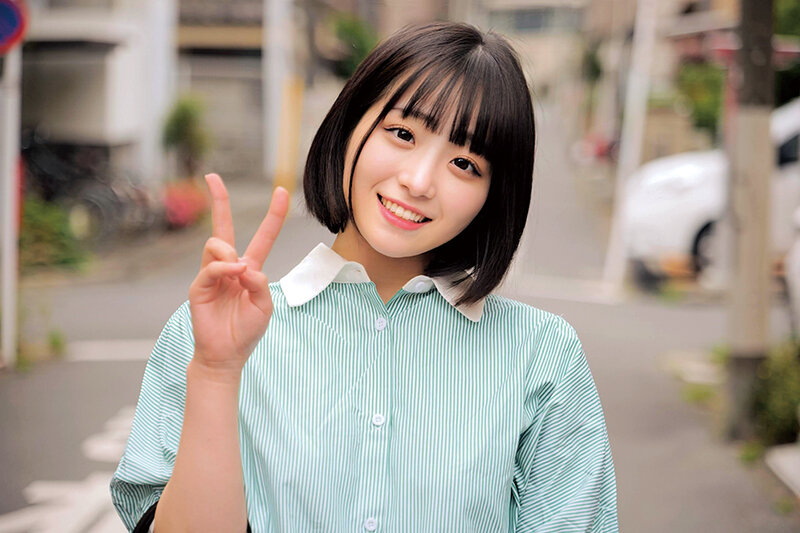 「【素人女子大生】スレンダー美少女みこ・うみをナンパして中出し！ウブな反応がたまらない」のサンプル画像1枚目