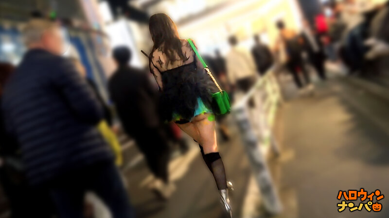 「【夏海】スレンダー美尻コスプレギャルが乱交で中出し＆顔射されるハロウィンナンパ」のサムネイル