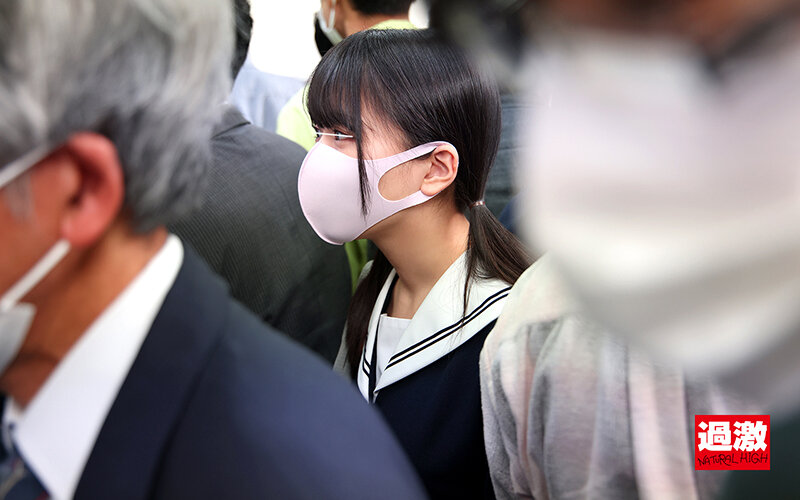 「【素人JK】巨尻女子校生が濃厚ベロキスとフェラでご奉仕!興奮の顔射フィニッシュ」のサンプル画像1枚目