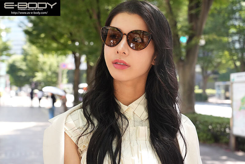 「東雲つばき 巨乳お姉さんがフェラ＆ハメ撮りで魅せる！アジアンモデルの衝撃AVデビュー作品」のサムネイル