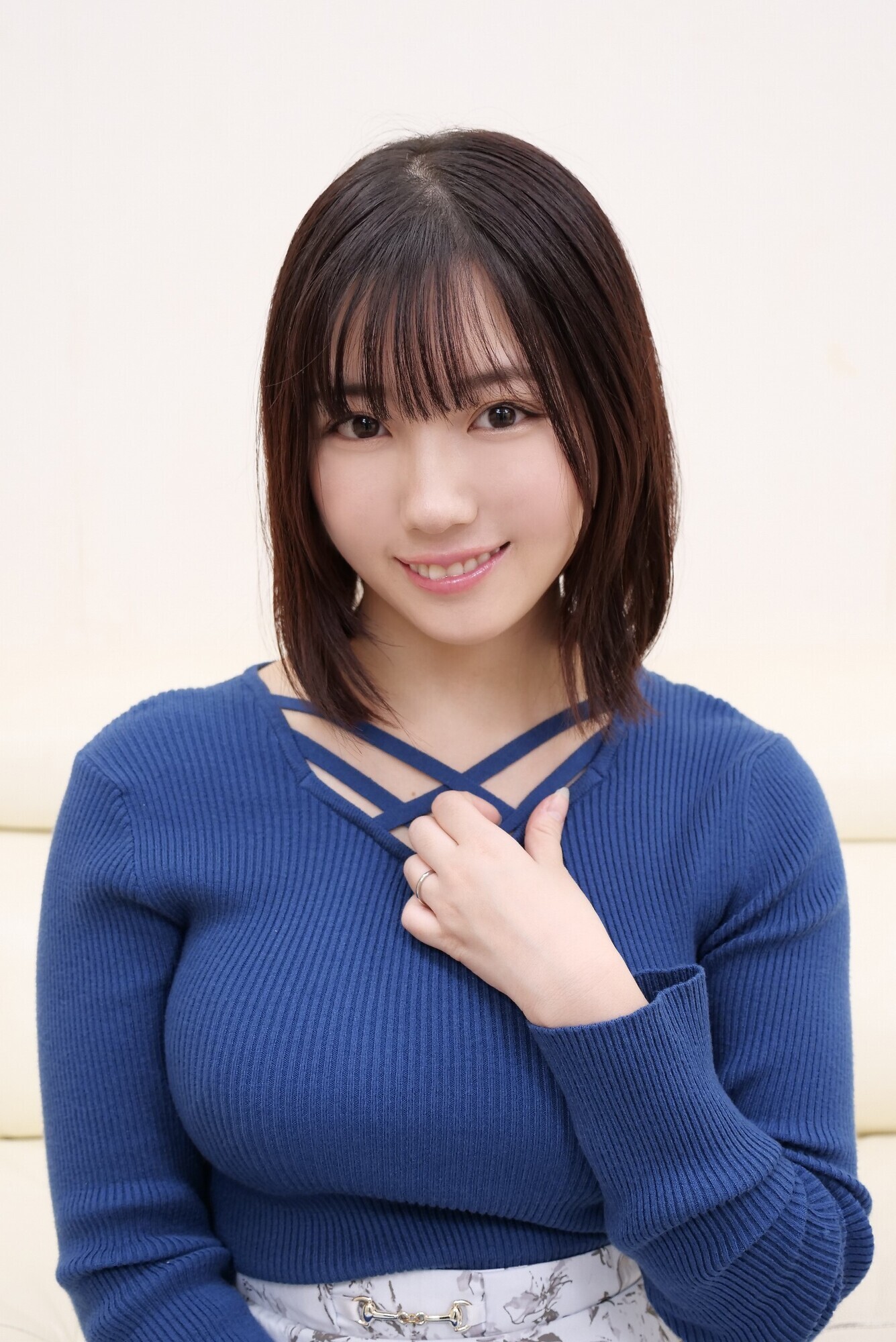 「経験豊富な優しい素人人妻が最高の童貞筆おろし 小鈴みかん」のサムネイル