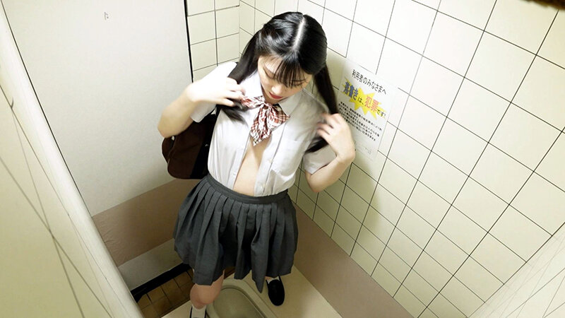 「【素人JK】女子校生の下校中オナニー流出動画｜パンチラ＆局部アップで発情期の自撮り映像」のサンプル画像8枚目