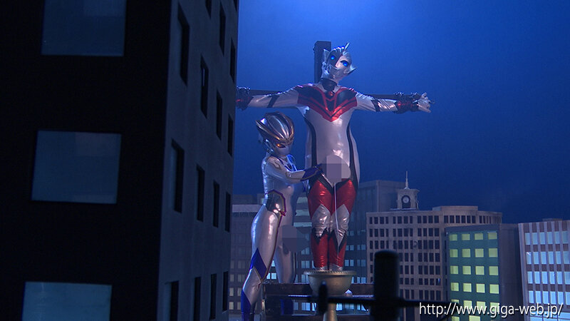 「月島さくらが女戦士に変身!悪の宇宙人との激闘バトルで見せる熱演アクション」のサンプル画像20枚目