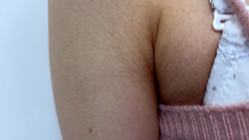 「素人お姉さんナンパ企画!食品工場事務員みりなちゃんが街中でM男にワキ舐め許可する神対応」のサンプル画像9枚目