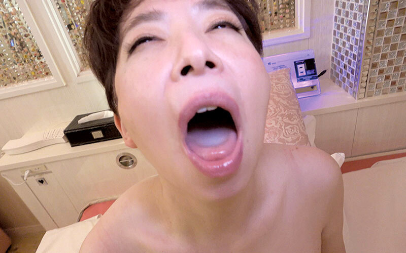 「月野ゆりね・川原みづほら熟女8人のねっとり濃厚フェラとごっくんパイズリ完全収録」のサンプル画像15枚目