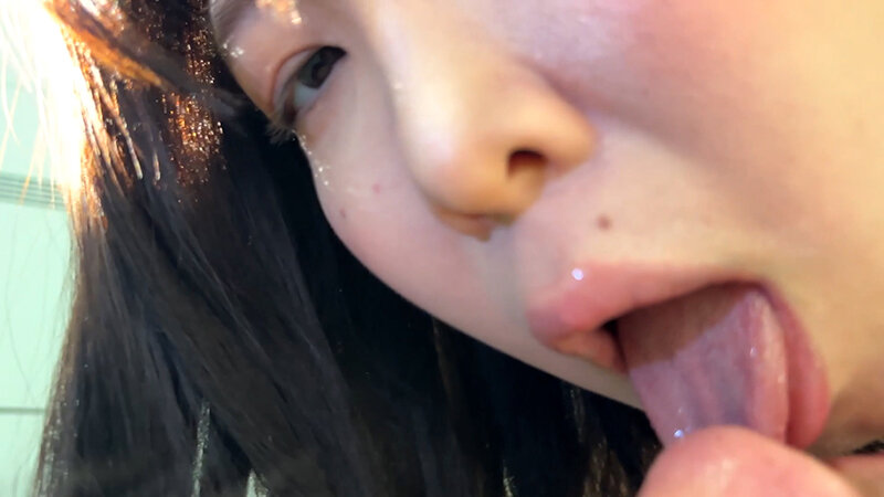 「おっぱい大きめ童顔女子がM男に濃厚鼻フェラ」のサンプル画像19枚目