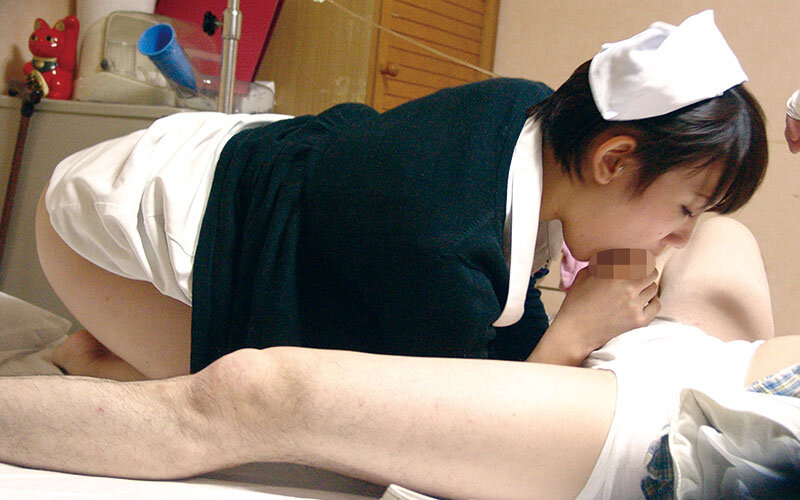 「熟女ナースの人妻看護師に見せつけ露出プレイ｜ムチムチ巨尻おばさんとの病院エロ4時間」のサンプル画像15枚目