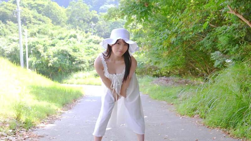 「新川空の巨乳セクシーグラビア動画「Sora なちゅら」で魅せる大胆ボディ」のサムネイル