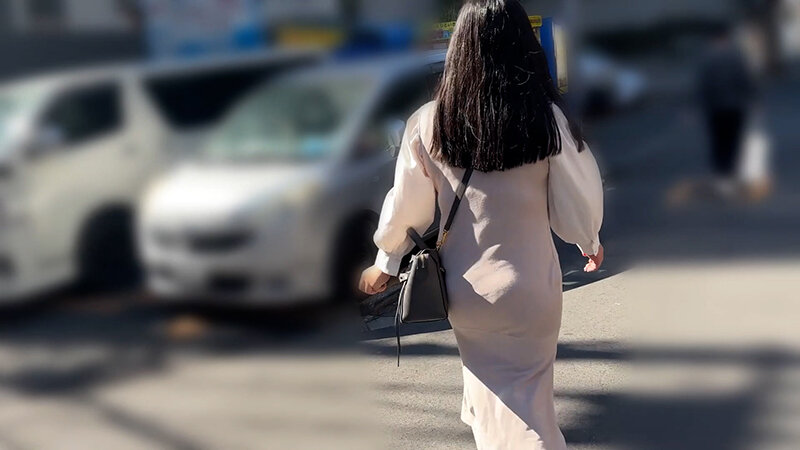 「【素人ナンパ】女子大生みのりちゃんをくすぐり体験!街角で声をかけた社員食堂バイト娘」のサンプル画像1枚目