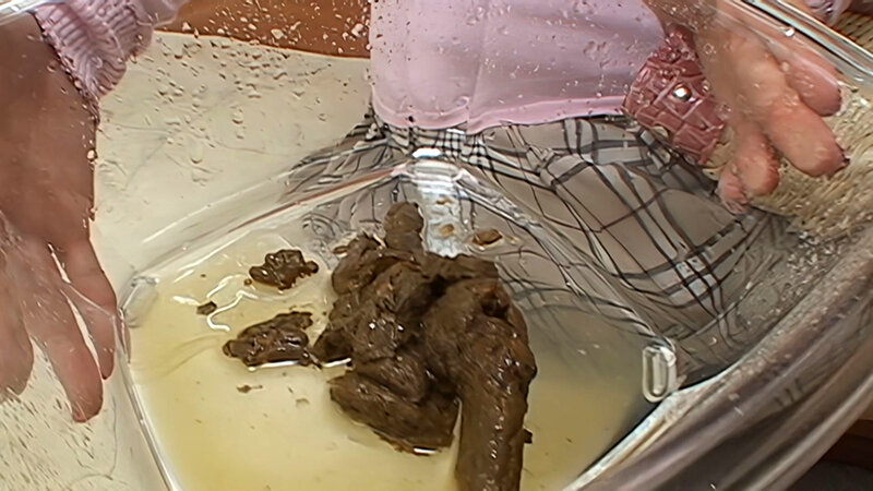 「【素人美女】プレミア級S級美人の恥じらい脱糞シーン【スカトロ・排泄プレイ】AIリマスター高画質版」のサンプル画像17枚目