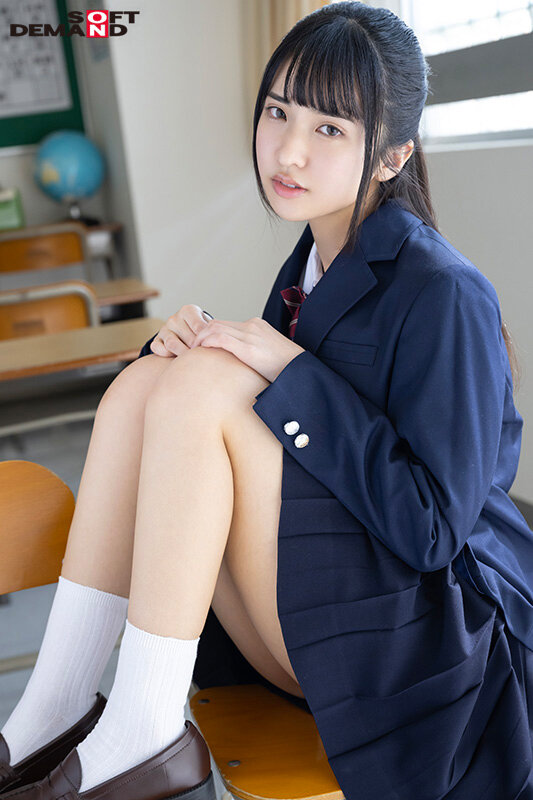 「久我まどか 制服女子校生がフェラ＆ごっくん初体験 スレンダー美少女と先生の秘密の関係」のサンプル画像16枚目