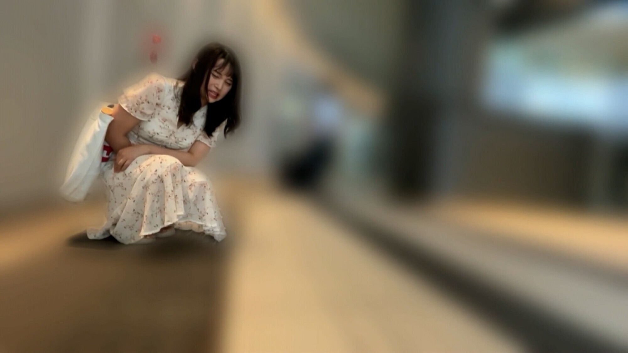 「街中リモバイ散歩で発情スイッチON ～興奮そのまま濃厚中出しSEX～ 3」のサンプル画像3枚目