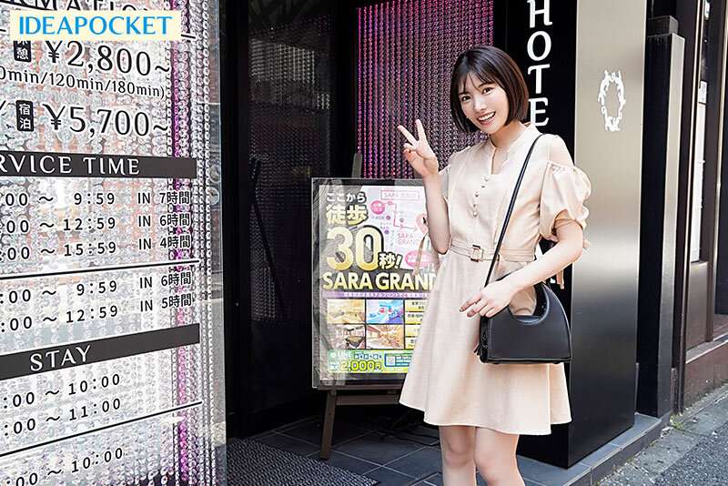 「楓カレンの騎乗位で汗だく絶頂！スレンダー痴女が密室で攻めまくる濃厚プレイ」のサンプル画像1枚目