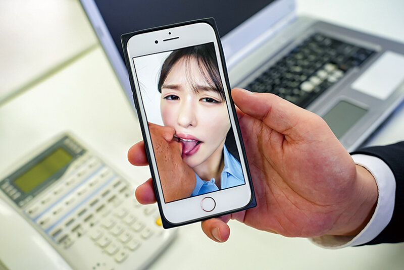 「【黒島玲衣】巨乳人妻が取引先に寝取られる不倫NTR性接待!身体を何度も弄ばれる妻の姿」のサンプル画像12枚目