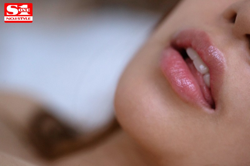 「安齋ららの神乳パイズリが凄い！巨乳フェチ必見の奇跡の超乳7連発スペシャル」のサムネイル