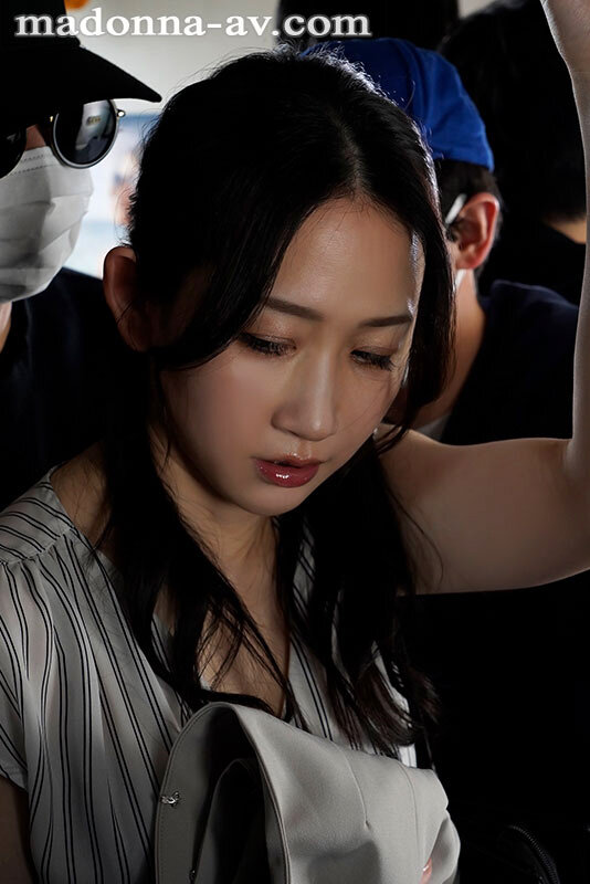 「熟女女上司・水戸かなが出張先で羞恥プレイ！人妻が中出しに悶える濃厚作品」のサンプル画像2枚目