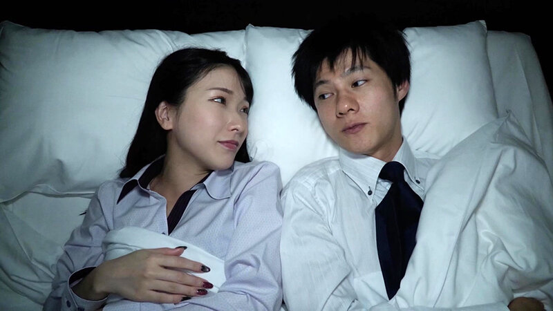 「宮西ひかる 巨乳人妻上司と相部屋で中出しNTR！騎乗位・フェラで禁断の寝取られSEX」のサンプル画像3枚目