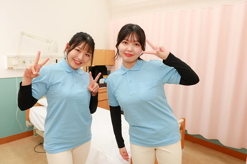 「松坂つぐみ・双葉あやかが美人理学療法士に！素人系お色気リハビリで患者を誘惑する職業プレイ」のサンプル画像5枚目