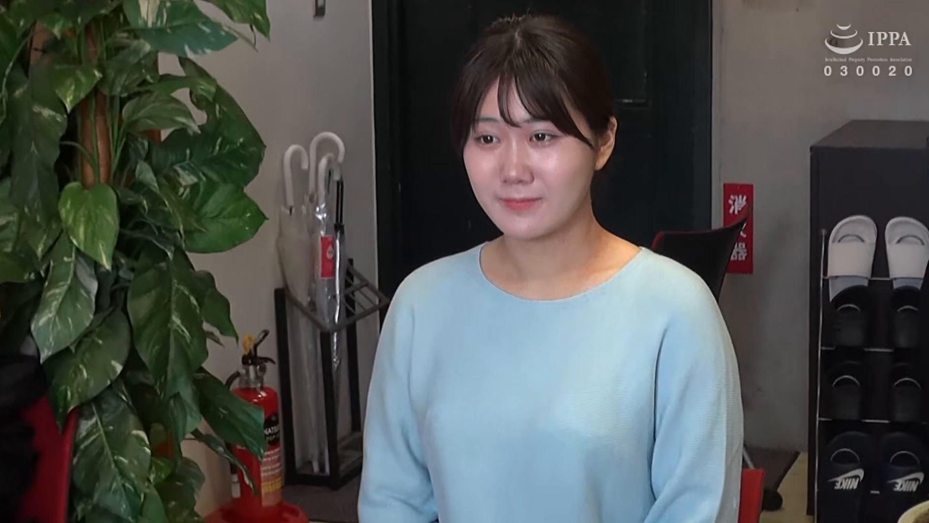 「アダルトメーカー凸撃 NTRカップル 押しかけAV撮影 009」のサムネイル