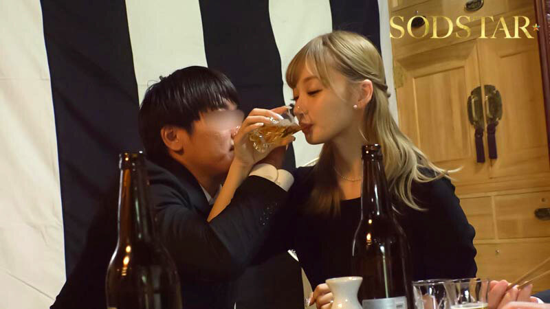 「渚恋生の人妻NTR作品|金髪ギャル妻が寝取られ中出しされる濃厚プレイ動画」のサンプル画像4枚目