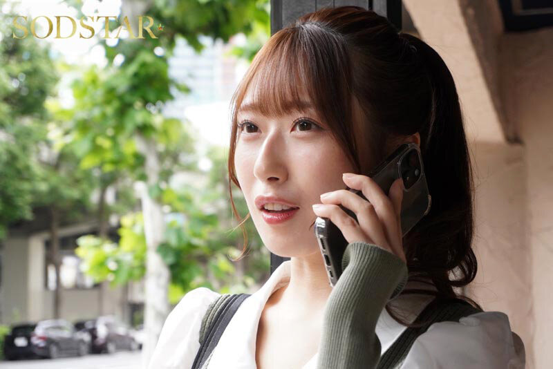 「天神羽衣が魅せる胸チラ＆フェラ！職業色々シーンでバイト新人の大胆チラリズム挑発に我慢できず」のサンプル画像7枚目