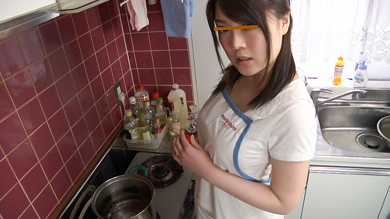 「【素人】自家製スカトロクッキング！脱糞＆食糞プレイで魅せる秘伝の調理映像」のサムネイル