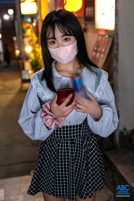 「知花しおん 羞恥ナンパで4P中出し連続体験 家出美少女がオイルまみれで複数プレイ」のサンプル画像2枚目