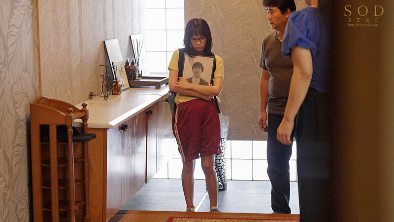 「天宮花南が魅せる禁断の近親相姦プレイ!隠れ巨乳の痴女お姉さんとの刺激的な関係」のサンプル画像7枚目