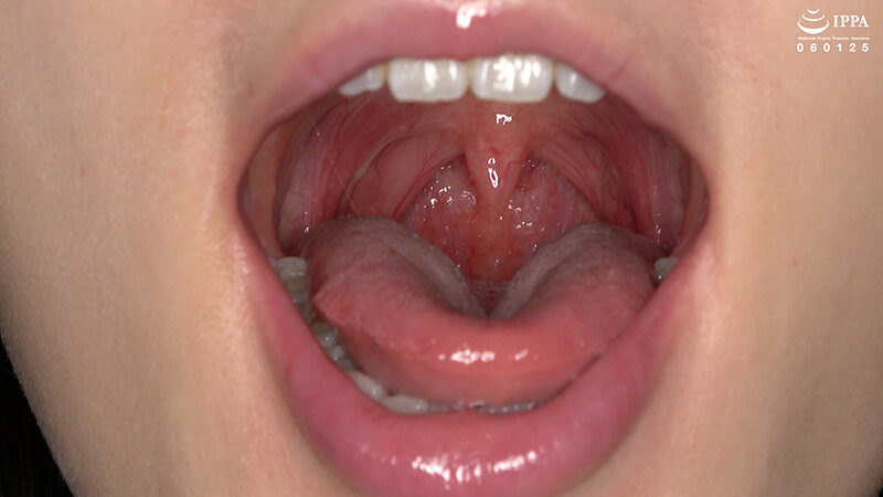 「横峯めぐの口内・歯・のどちんこ観察プレイ！清楚系美少女M女が魅せる貴重映像」のサンプル画像7枚目